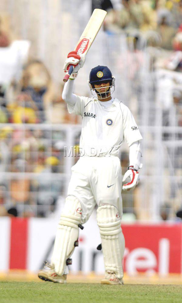 Rahul Dravid - 233 vs Australia: Chasing 556, Dravid came in at no. 3 to and steered India to a competitive 523 runs despite the loss of early wickets against Australia at the Adelaide Oval in 2003. He scored 233 runs off 446 balls in 594 minutes with 23 boundaries and a six. In his second innings he scored an unbeaten 72 to take India to victory and also win himself the man of the match award. (Pic/ Suresh K.K.)