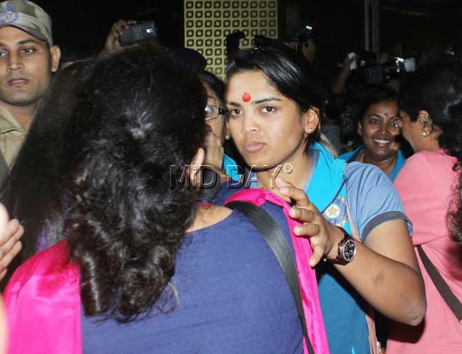 Eight players including Harmanpreet Kaur, Jhulan Goswami, Sushma Verma, Smriti Mandhana, Shikha Pandey, Poonam Raut and Deepti Sharma landed in India early morning