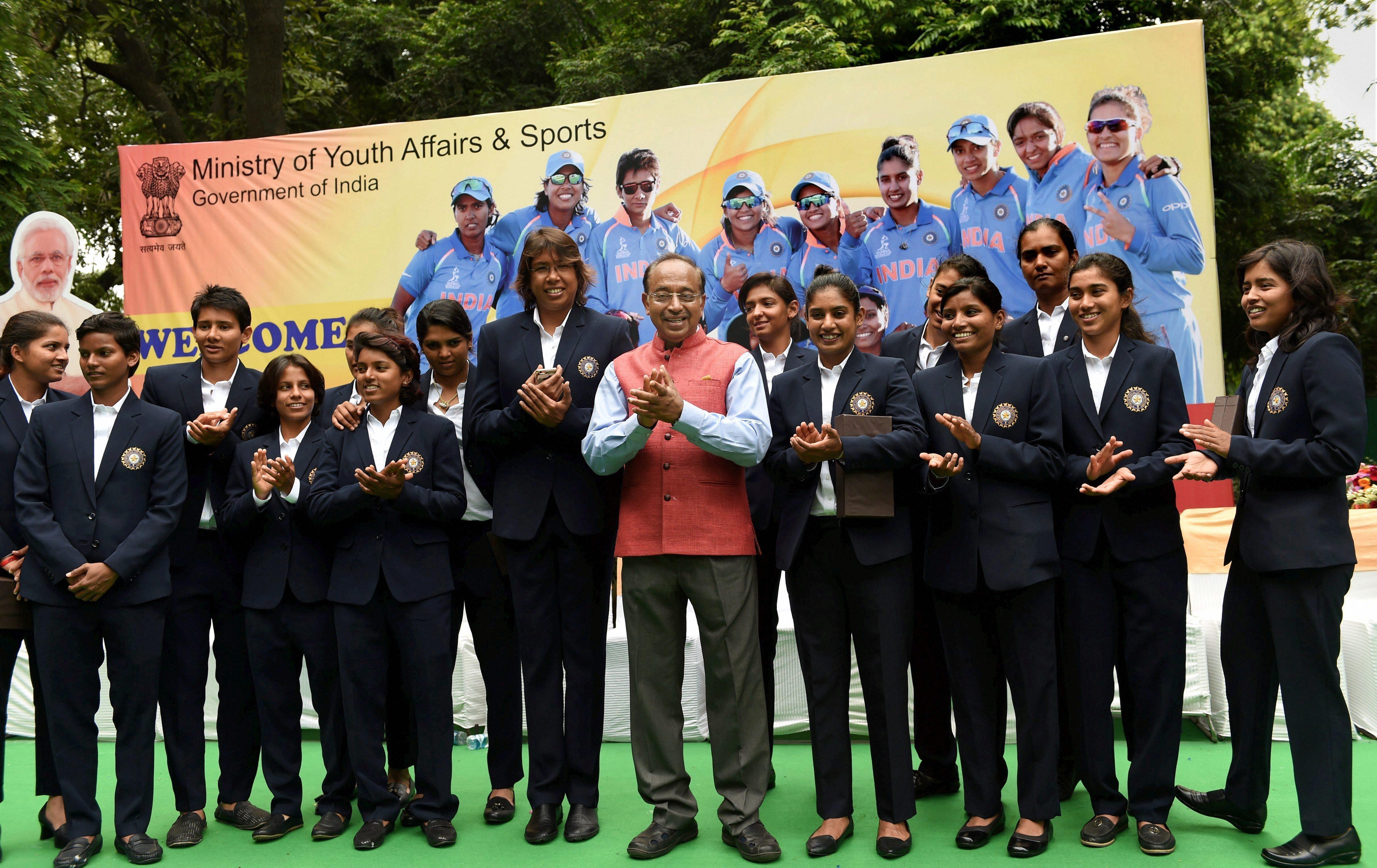 Union Sports Minister Vijay Goel with India women's cricket team at a felicitating event
