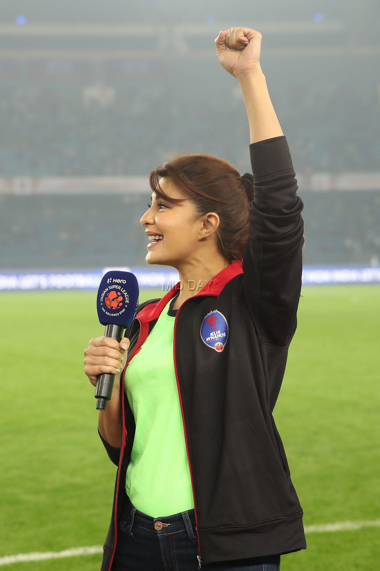 Jacqueline Fernandez gets the crowd's attention during the ISL match