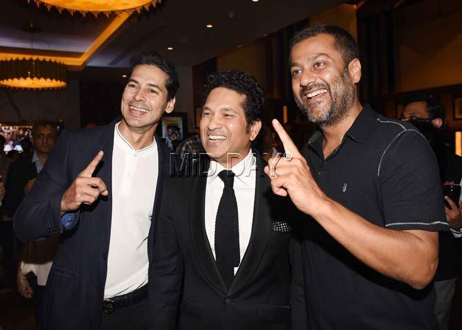 Dino Morea and Abhishek Kapoor pose with Sachin Tendulkar