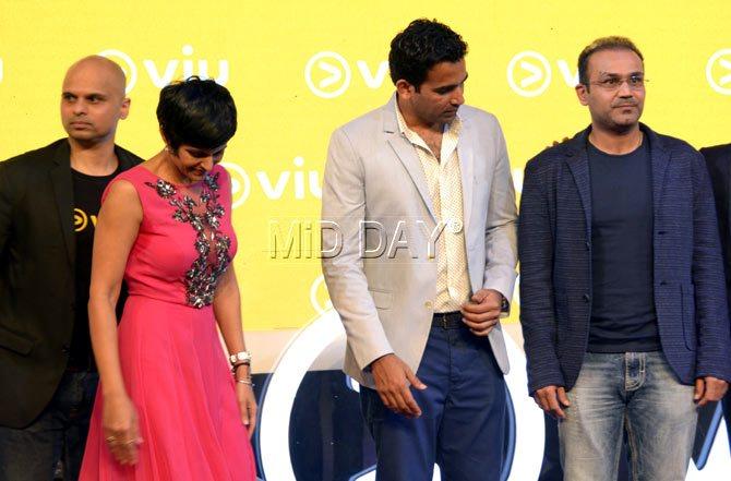 Vikram Sathe, Mandira Bedi , Zaheer Khan and Virender Sehwag