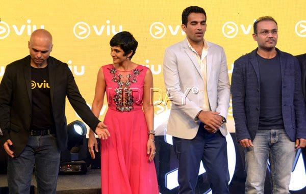 Vikram Sathe , Mandira Bedi , Zaheer Khan and Virender Sehwag