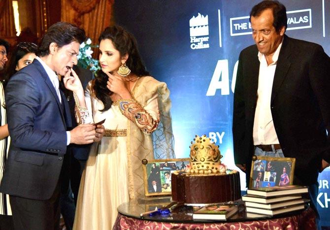 Sania Mirza returns the offer