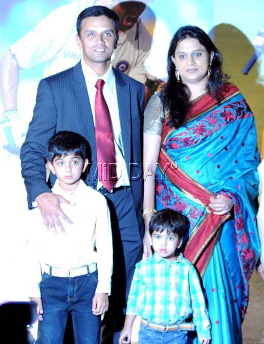 Rahul Dravid with his wife and kids during BCCI's felicitation of the former cricketer at Taj Lands End in Bandra in Mumbai on March 27, 2012. Pic/ Atul Kamble