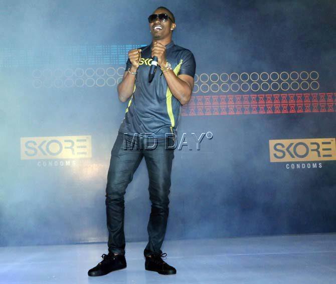 Dwayne Brvo gets grooving!
