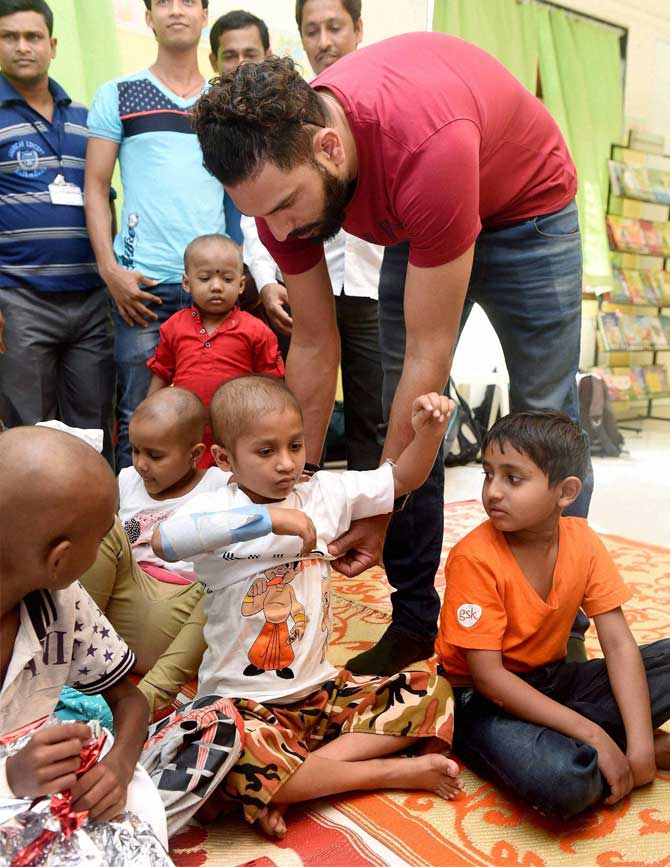 The 30-plus children at the centre loved his company and rejoiced the special moments he shared with them. They said they will definitely cherish these memories. Pic/PTI The 30-plus children at the centre loved his company and rejoiced the special moments he shared with them. They said they will definitely cherish these memories. Pic/PTI