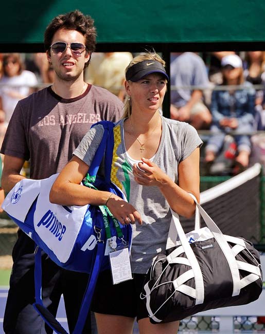 Maria Sharapova and Sasha Vujacic: He is a Slovenian basketball player who has played for the Los Angeles Lakers in NBA. She is Russian tennis player who was ranked World No. 2 by the Women's Tennis Association (WTA). Sharapova and Vujacic started dating in October 2009 and were even engaged before breaking off in 2012.