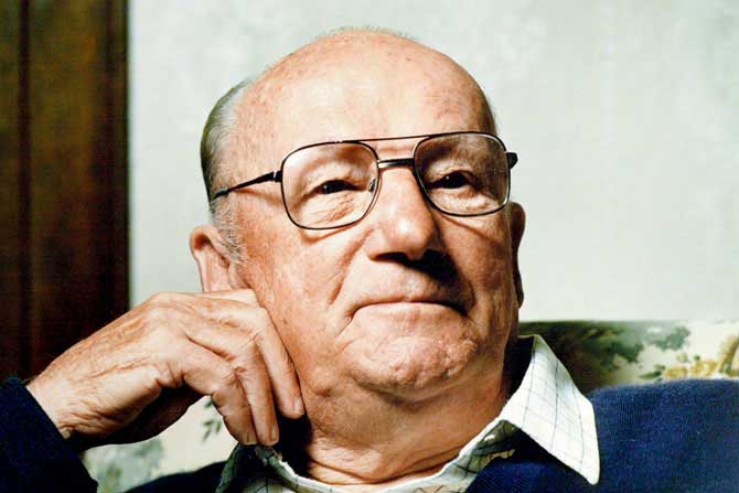 On his last day in Tests in 1948, cricket legend Sir Donald Bradman was shockingly dismissed on a duck and hence could not reach a record Test average of 100.