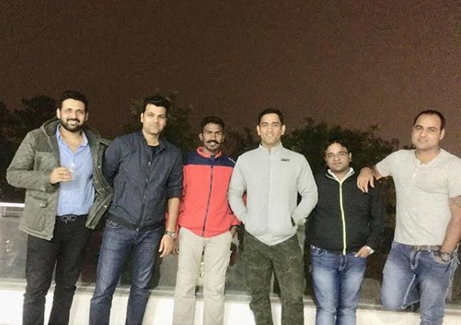 RP Singh with MS Dhoni and friends, Arun Pandey and Mihir Diwakar