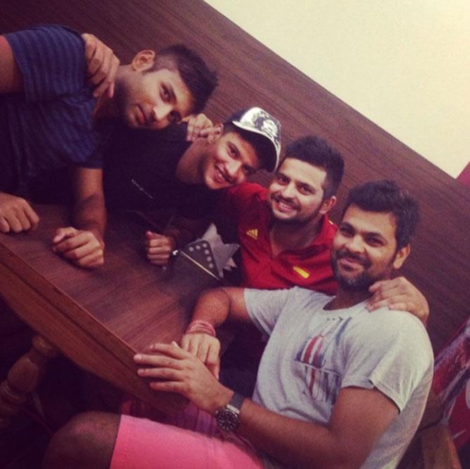RP Singh, Suresh Raina and friends enjoy a dinner in Mussorie