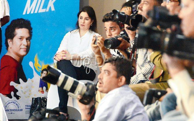 At the launch of Sachin Tendulkar's autobiography, 'Playing It My Way', Anjali revealed some nuggets about their courtship days. She said she used to write letters to Sachin to save on international telephone bills.