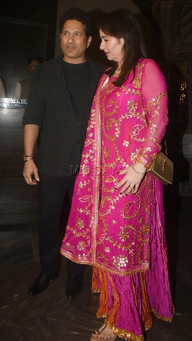 Sachin Tendulkar arrives with Anjali Tendulkar at Zaheer Khan and Sagarika Ghatge`s party Sachin Tendulkar arrives with Anjali Tendulkar at Zaheer Khan and Sagarika Ghatge`s party