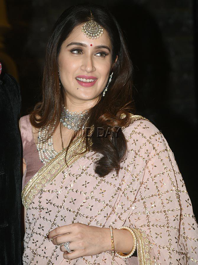 Sagarika Ghatge looked stunning in her beige saree Sagarika Ghatge looked stunning in her beige saree