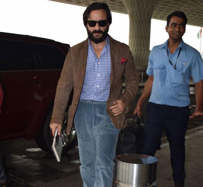 Kareena returns from London with Saif, Taimur and Rs 13 lakh