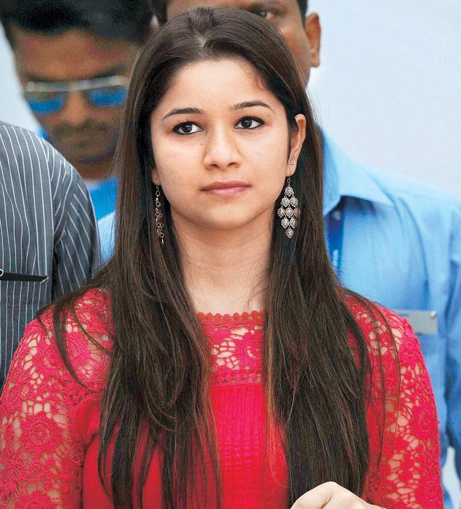 virat kohli con sara tendulkar