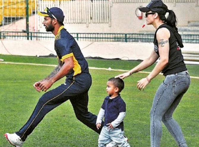 Shikhar Dhawan's caption for this photo is ideal - 'Family That Plays Together Stays Together!'
