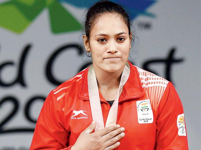 Punam Yadav (Women's 69kg)Punam won gold with a total lift of 222 kg (100 kg in snatch, 122 kg in clean and jerk) in the women's 69 kg event. The 2014 CWG&acirc,bronze medal-winning weightlifter faced stiff competition from England's Sarah Davies, who was just a few kilos behind her with a total of 217 kg.