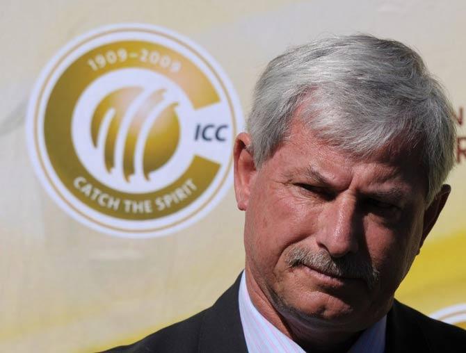 Sir Richard Hadlee: Matches - 86 Wickets - 431 Best bowling - 9/52 Average - 22.29 Strike rate - 50.8