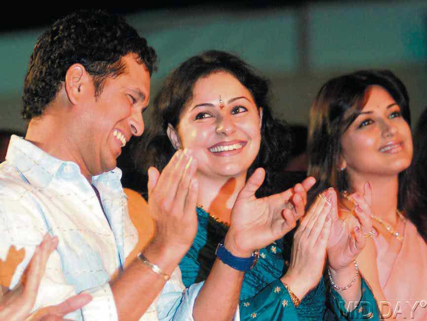 Sachin and Anjali Tendulkar along with Bollywood actress Sonali Bendre