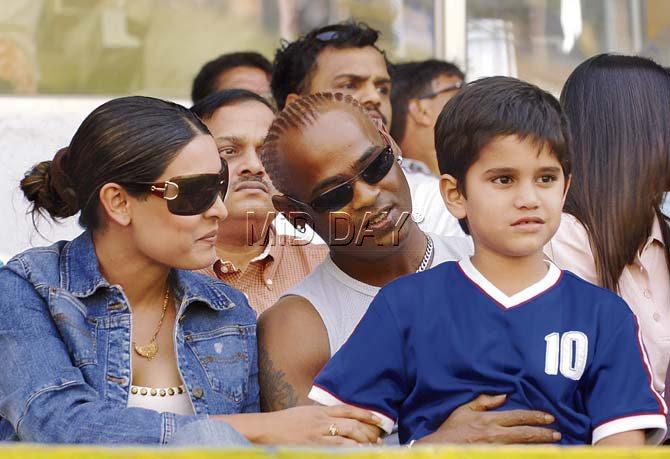 In picture: Vinod Kambli and Andrea Hewitt with Sachin Tendulkar's son Arjun during the Ranji Trophy finals between Mumbai and Bengal at Wankhede Stadium