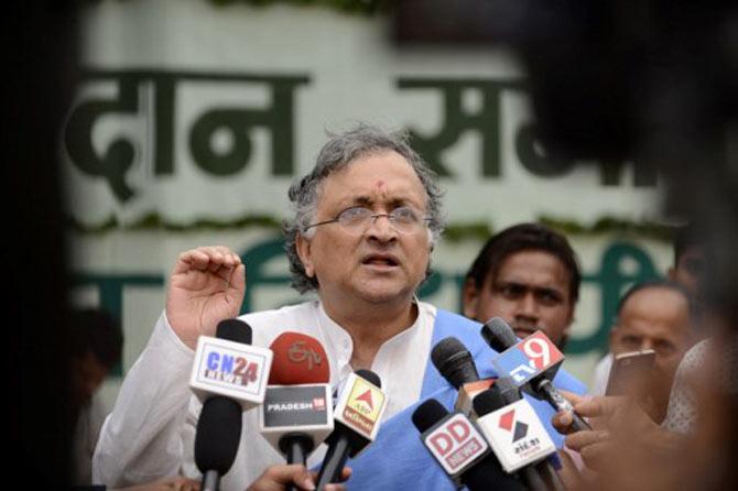 Historian Ramachandra Guha, appointed by the Supreme Court as one of the four administrators of BCCI, resigned from the BCCI's Committee of Administrators (CoA). He flayed the superstar culture still prevalent in Indian cricket. He said in his farewell note to Vinod Rai, head of the Supreme Court-appointed Committee of Administrators, that 'the 'superstar' culture that afflicts the BCCI means that the more famous the player (former or present) the more leeway he is allowed in violating norms and procedures'. Angry at the treatment meted out to Anil Kumble, he said, 'In a system based on justice and merit, the Head Coach's term would have been extended. Instead, Kumble was left hanging, and then told the post would be re-advertised afresh.'